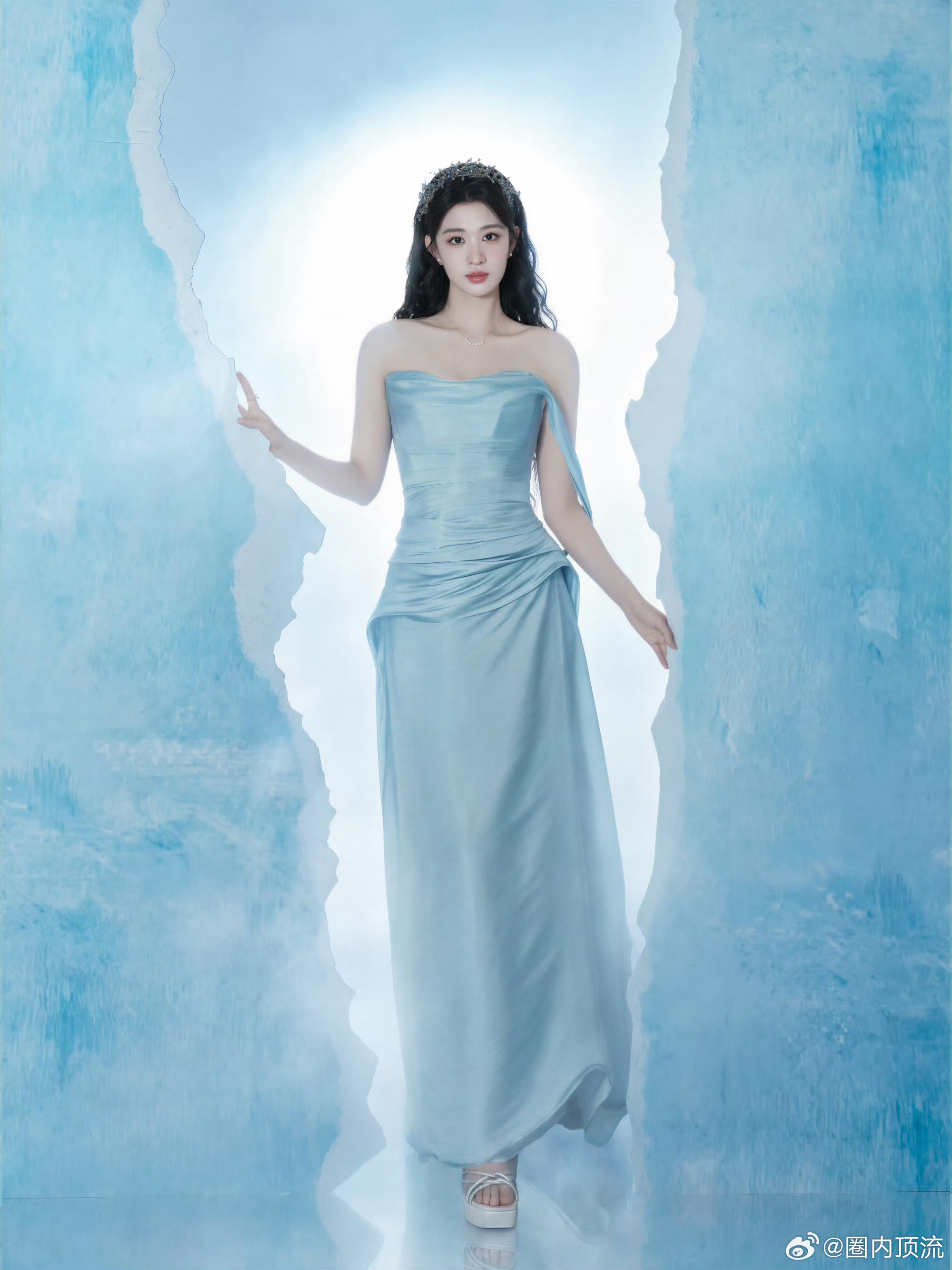 王楚然在逃冰雪公主，好美啊[爱慕]王楚然在逃冰雪公主王楚然好像一朵蝴蝶兰 ​​​
