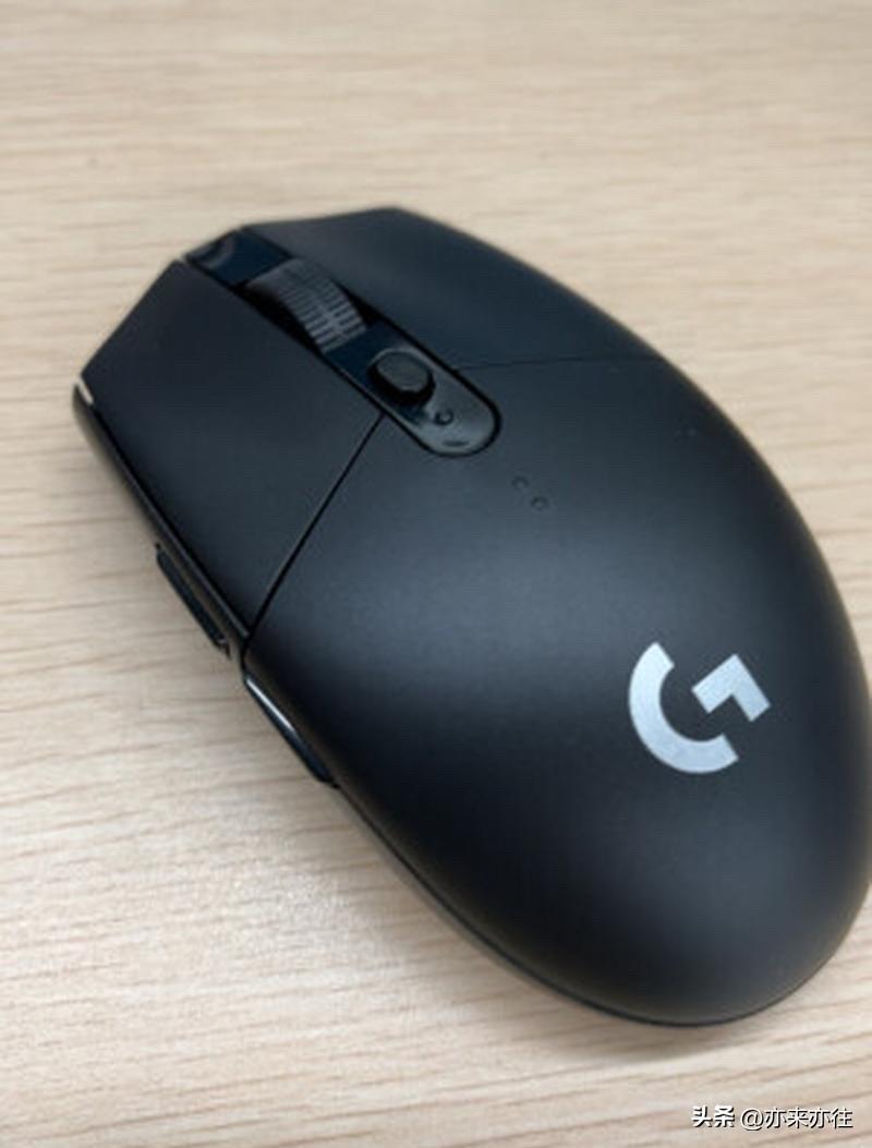 罗技这波广告翻车太扎心了！官方账号竟然用“降价就像狗一样跑过来”形容消费者，把降