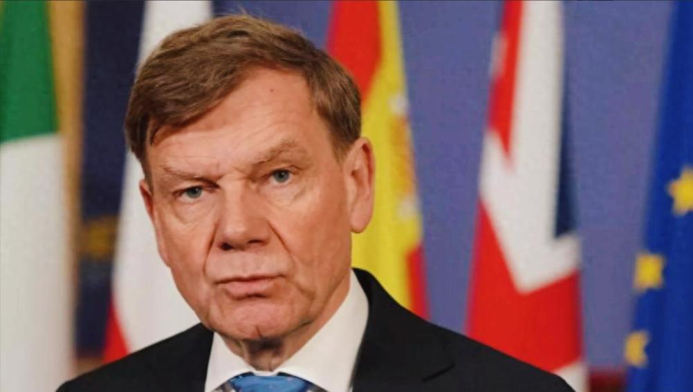 被中方晾了一个月后，德国外长老实了，登上专机前闭口不提台海。

德国外长瓦德富尔