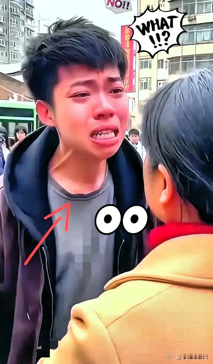 小区内一场母子间的争吵，

戳中了多少普通男生的婚恋泪点。

男孩急得大喊：“彩