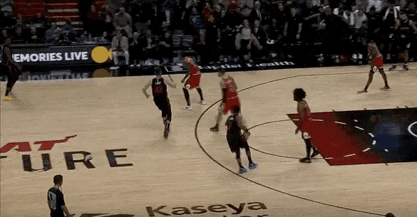 一锤定音！巴特勒单挑怀特撤步中投稳稳命中，绝杀公牛！

NBA常规赛公牛对阵热火