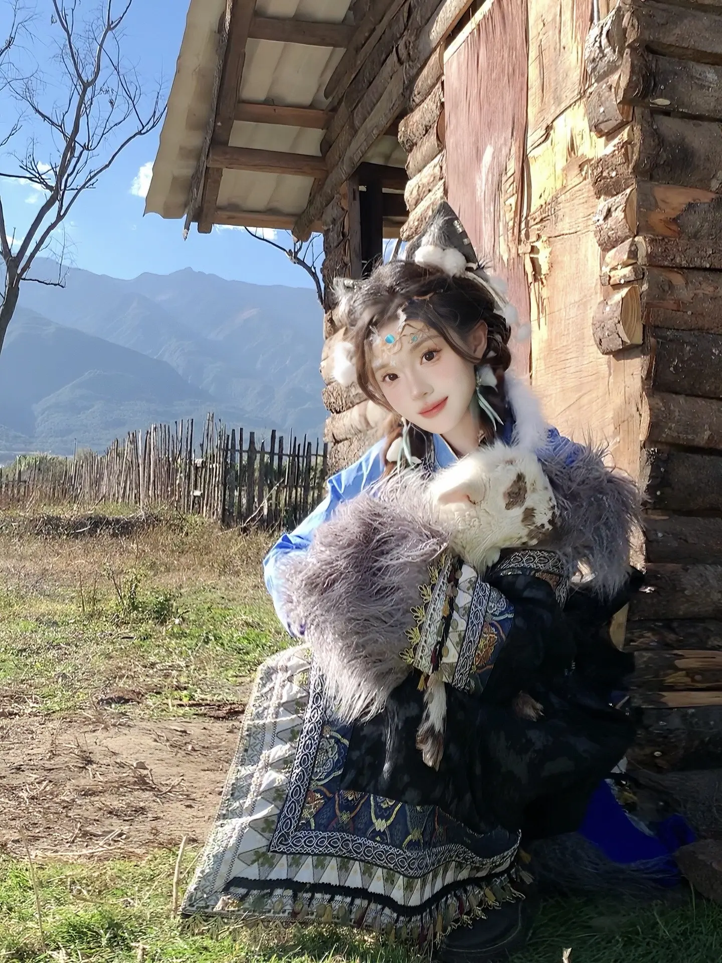“去大理拍一次抱小羊，简直不要太爽啊哈哈！”
