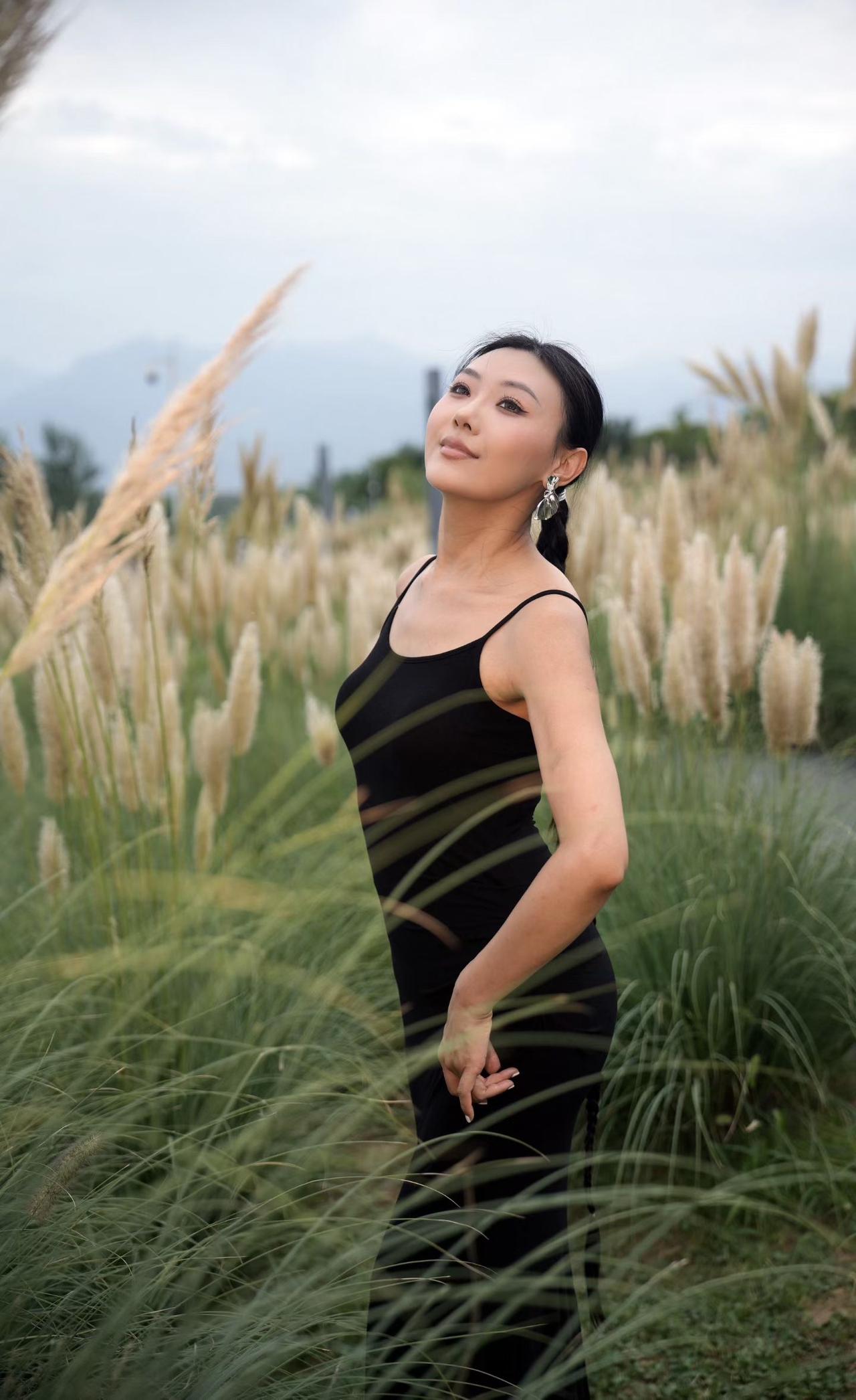 美丽女人，优雅从容。