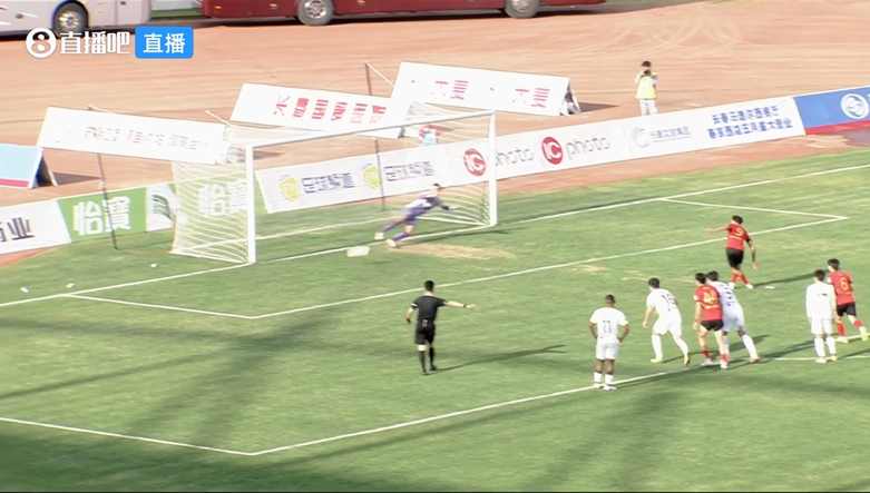 上半场补时阶段，奥莫伊胡安弗点球破门，亚泰1-1扳平广州豹