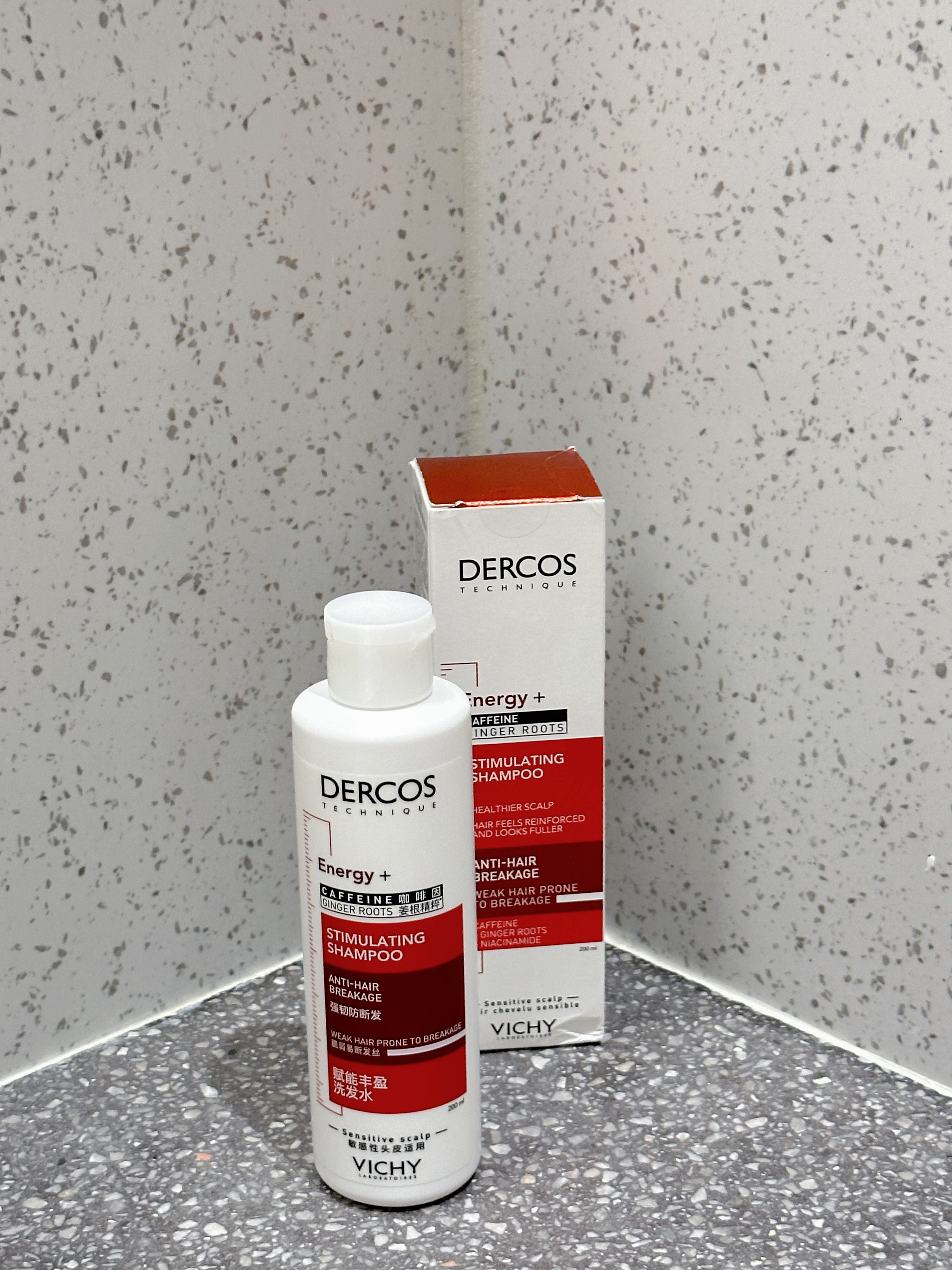 谁和我一样一到换季就掉发严重……最近入手了这个薇资红标，洗完之后感觉头发确实蓬松