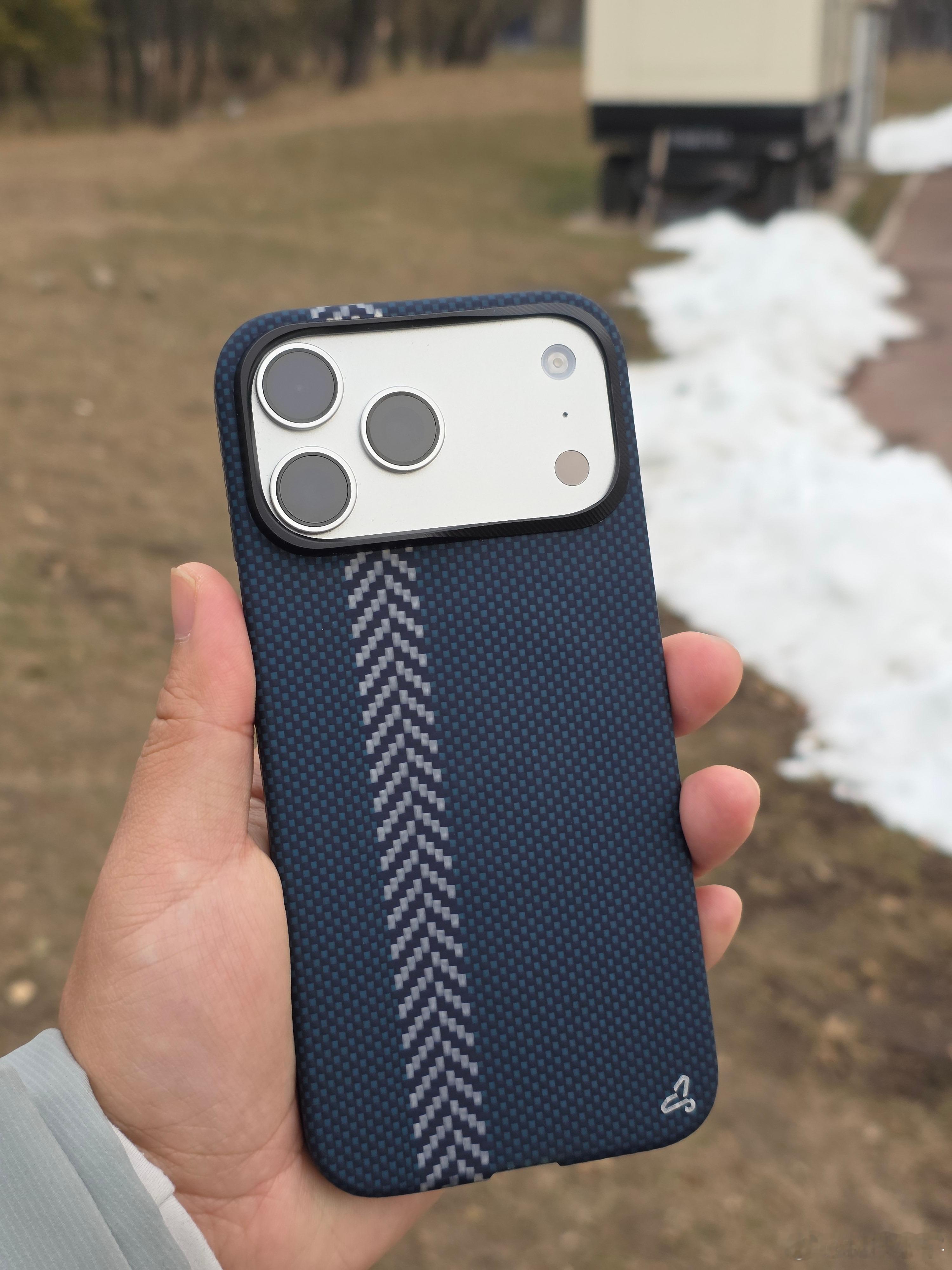 双11把我的蓝色iPhone17 Pro Max换成了白色，用券减了900，舒服