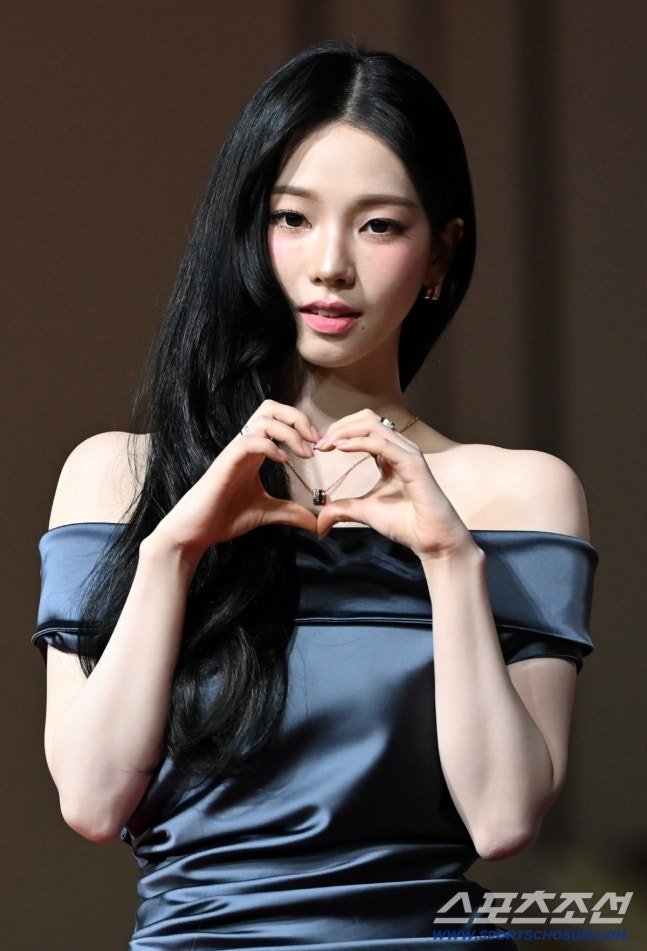 aespa 今日 SBS红毯 有入原生脸疯狂顶号中柳智敏 Giselle 金玟庭