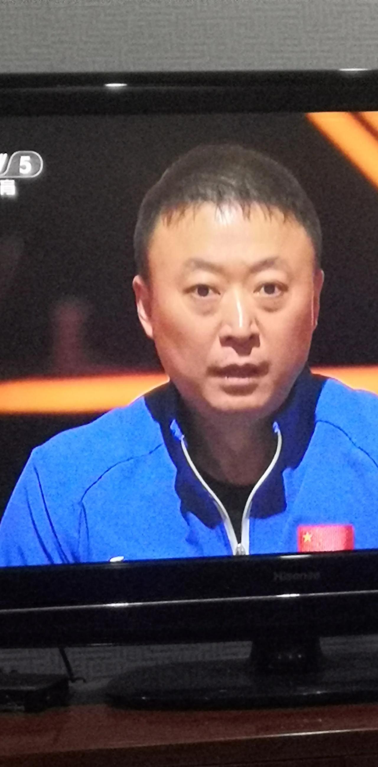 马林太不容易了，嗓子都哑了，仍然指挥比赛，队员也没有辜负他的期望，提前包揽了wT