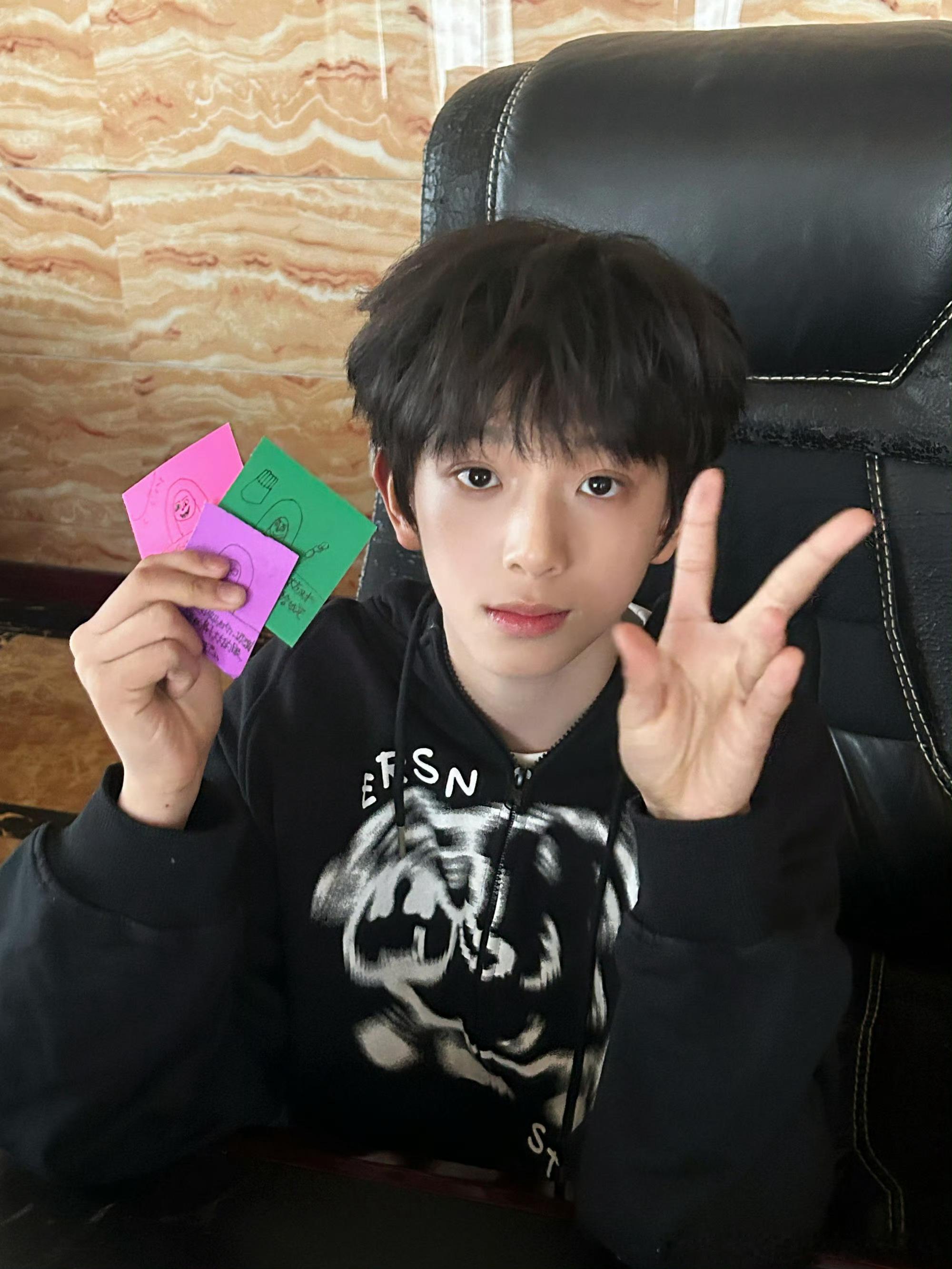 陈浚铭 cjm陈浚铭 四代第一门面cjm 陈浚铭 四代第一吉他手 “仲夏的凉风吹