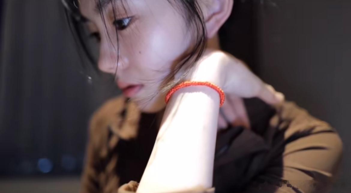 刘浩存  lhc刘浩存miumiu品牌大使lhc刘浩存徐栀 “黄昏处，想着微醺事