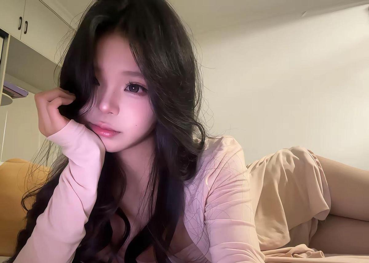 感情这事儿，真不是靠忍就能解决的。
你不说，他不问，日子就过得像哑巴吃黄连。
你