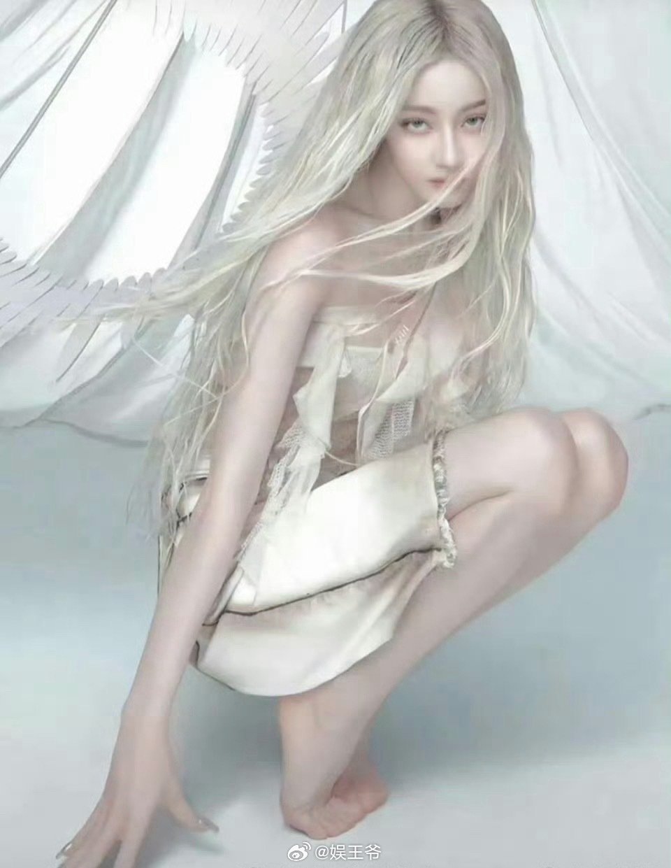 虞书欣、迪丽热巴撞造型了，都挺好看的。。 