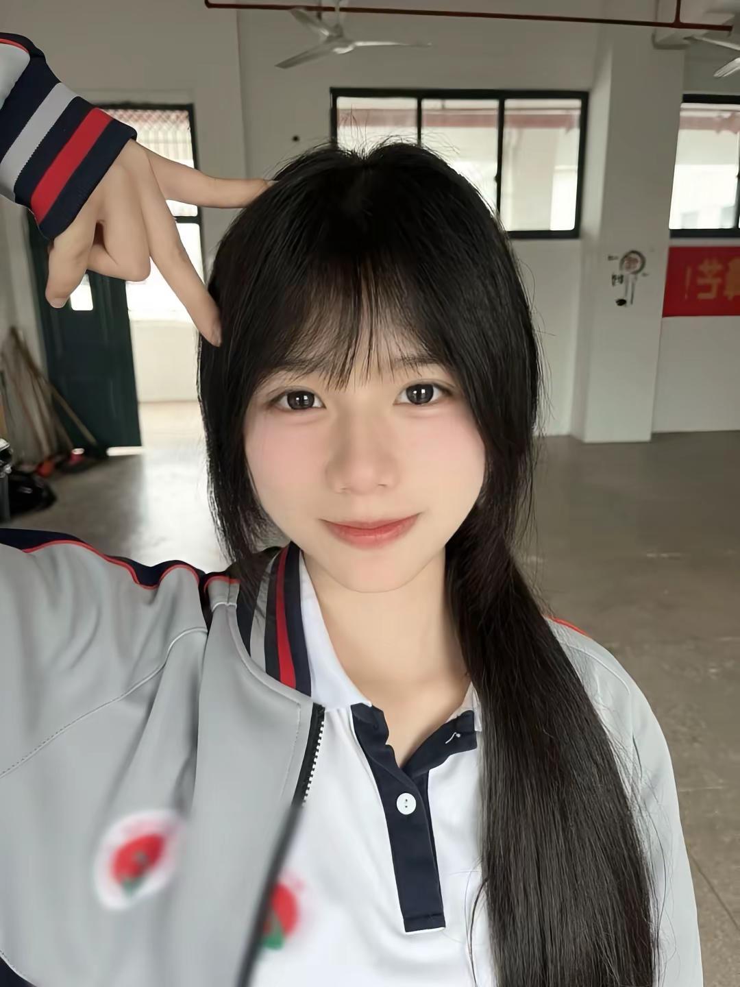 回复 @慢慢同学的评论 我不带货，宝宝们自己去搜吧，我一直在用肤泊漫祛痘精华，脸