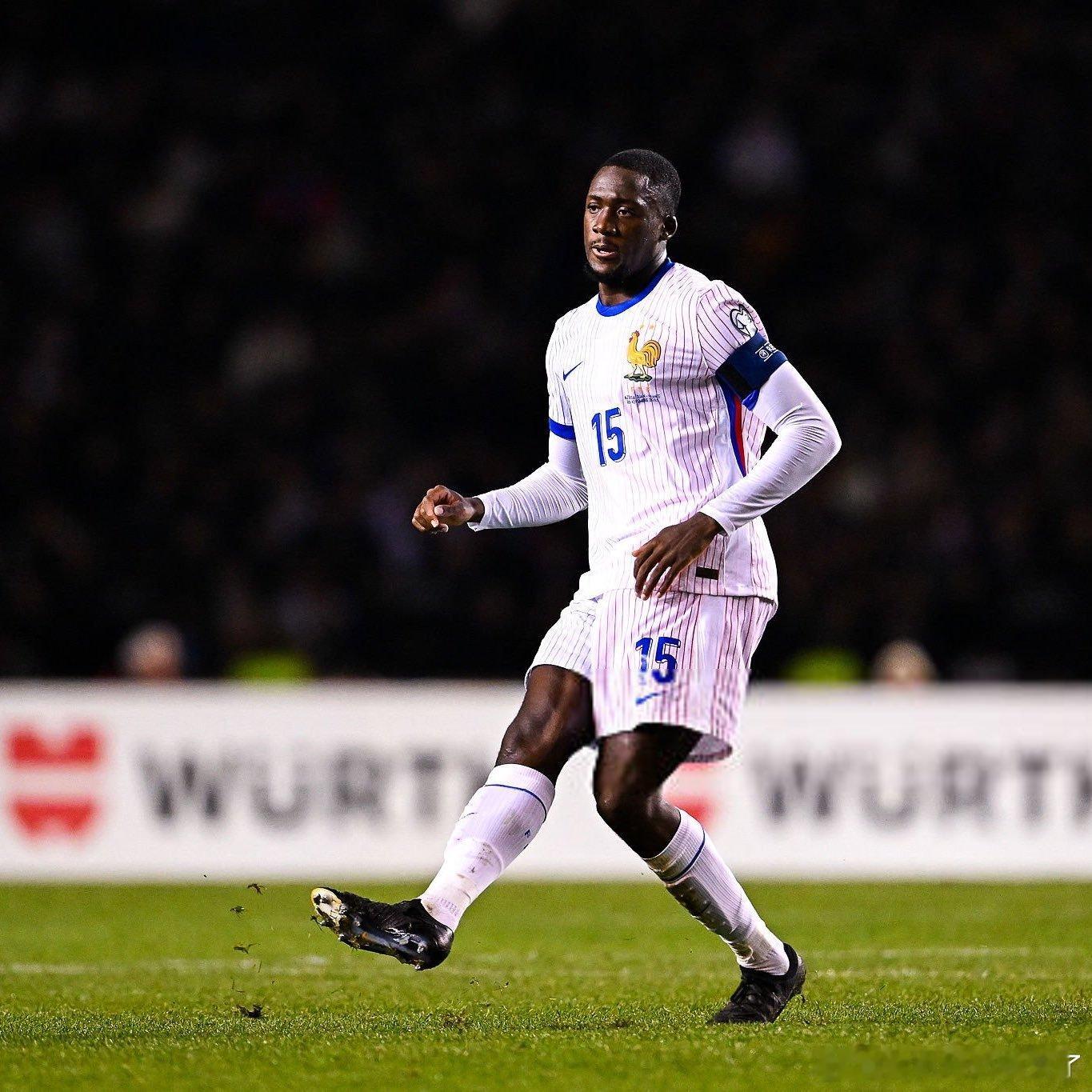 埃基蒂克和科纳特代表法国打满了90分钟的比赛 科纳特 vs 阿塞拜疆 数据统计精