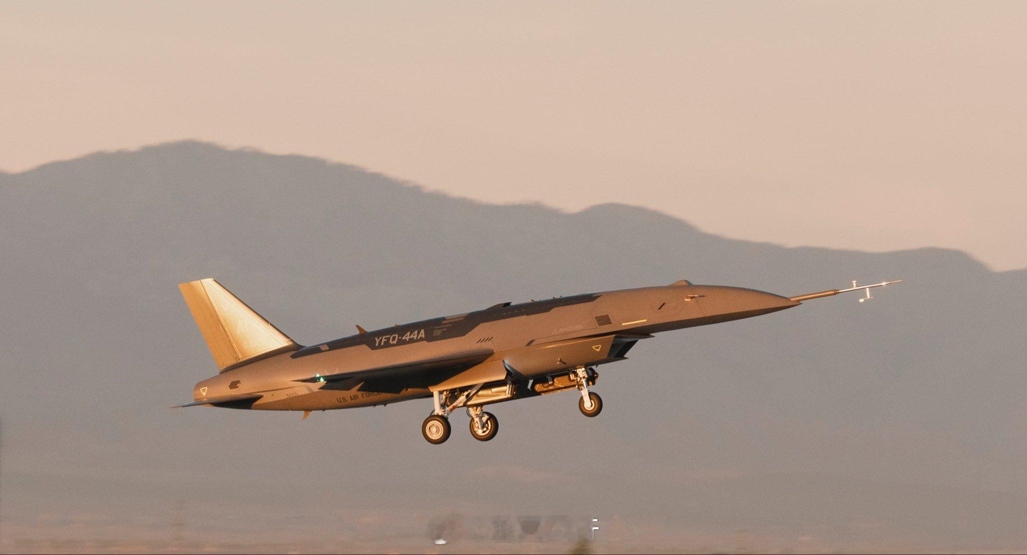 美军协同作战飞机（CCA）YFQ-44首飞官图航空创作计划武器装备[超话] ​​