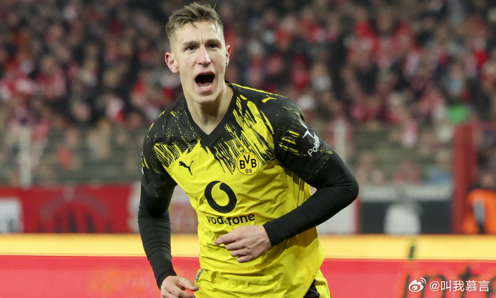 3月31日讯 不久前，多特后卫施洛特贝克在接受采访时，公开谈到了自己与多特的续约