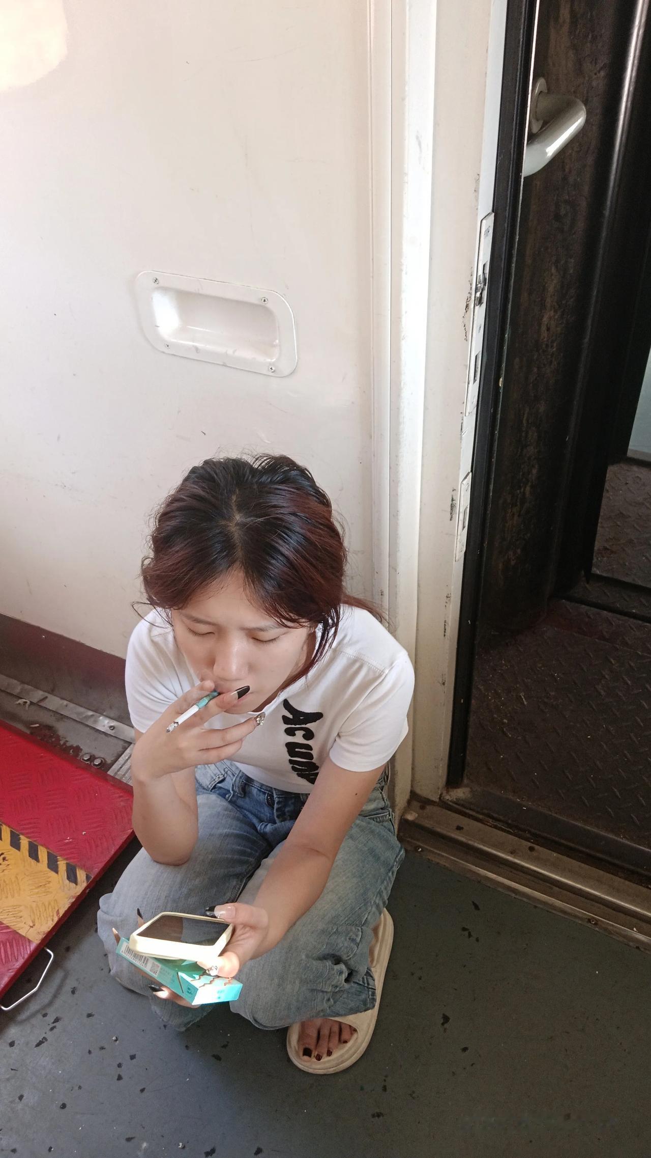 感觉现在00后真看的开！