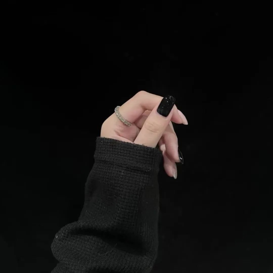 𝙏𝙖𝙠𝙚 𝙞𝙩 𝙚𝙖𝙨𝙮 小时候怕鬼，因为他狰狞恐怖，长大后
