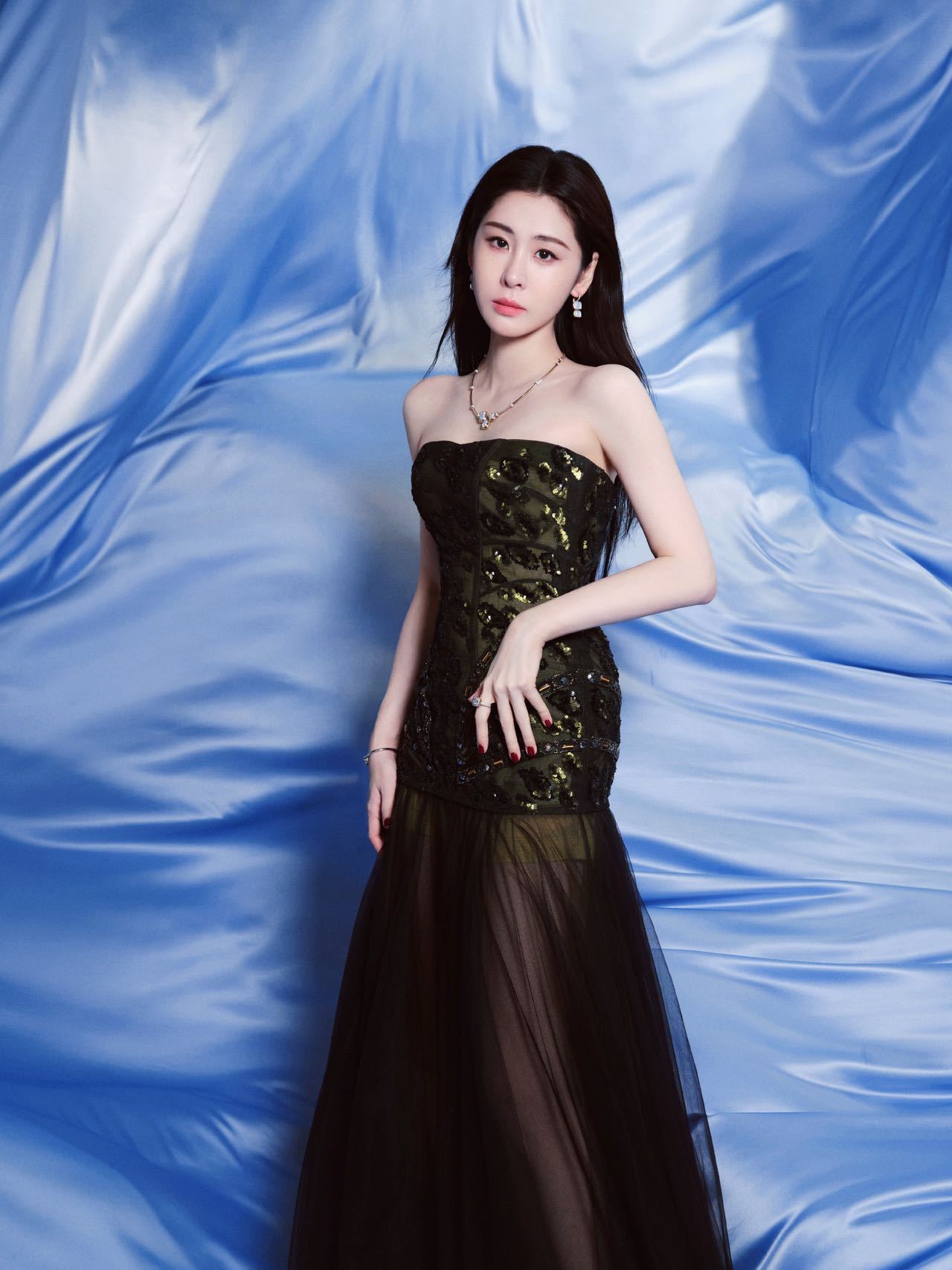 张碧晨最佳女歌手张碧晨又唱逐玉主题曲 第33届东方风云榜张碧晨拿下最佳女歌手，确