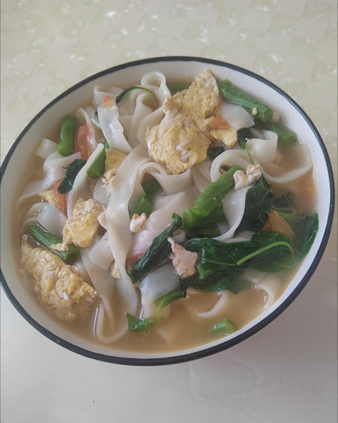 简简单单，又是一餐小孩哥不在家吃饭的最大好处就是再也不用为做饭发愁了因为厨艺太渣