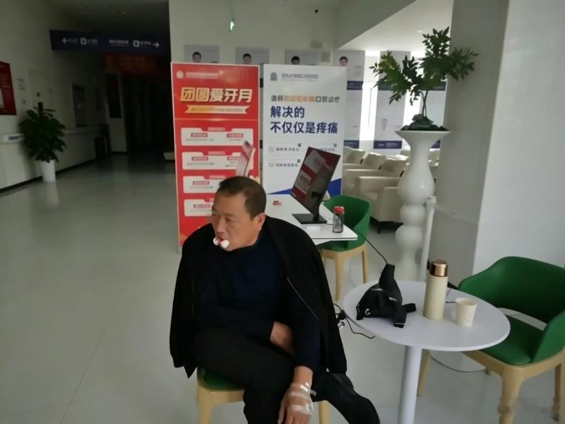老人被忽悠，一次性拔了12颗牙！
就差点把命搭进去！ 把养老钱全部刷走，又逼着写