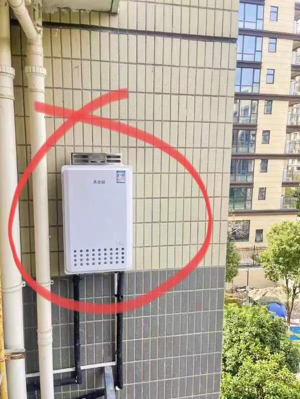 燃气热水器装在外面不怕冬天💥