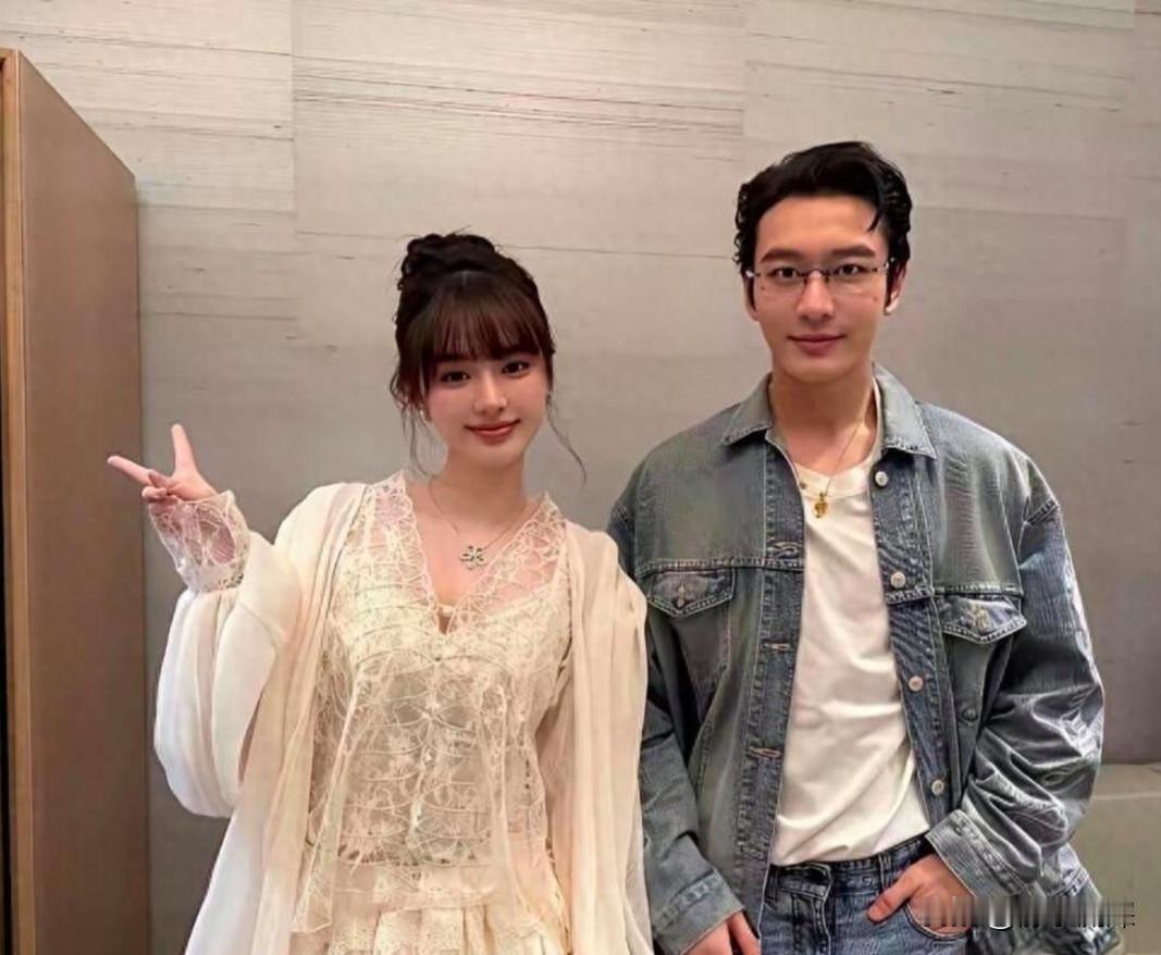 郭富城和方媛差了22岁，我还能接受；吴奇隆和刘诗诗差17岁，我也勉强能忍。可最让