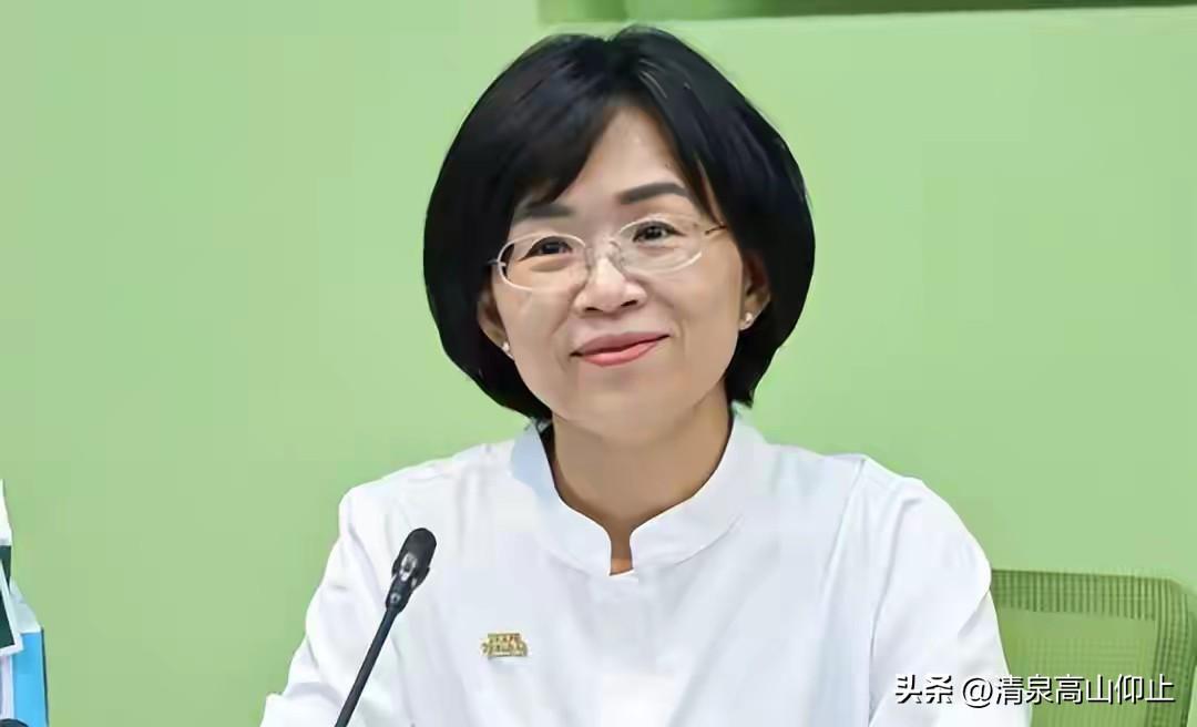 趋利的“小绿虫”们！

今天新北市总质询的最后一天，民进党的“议员”们争相跑到台