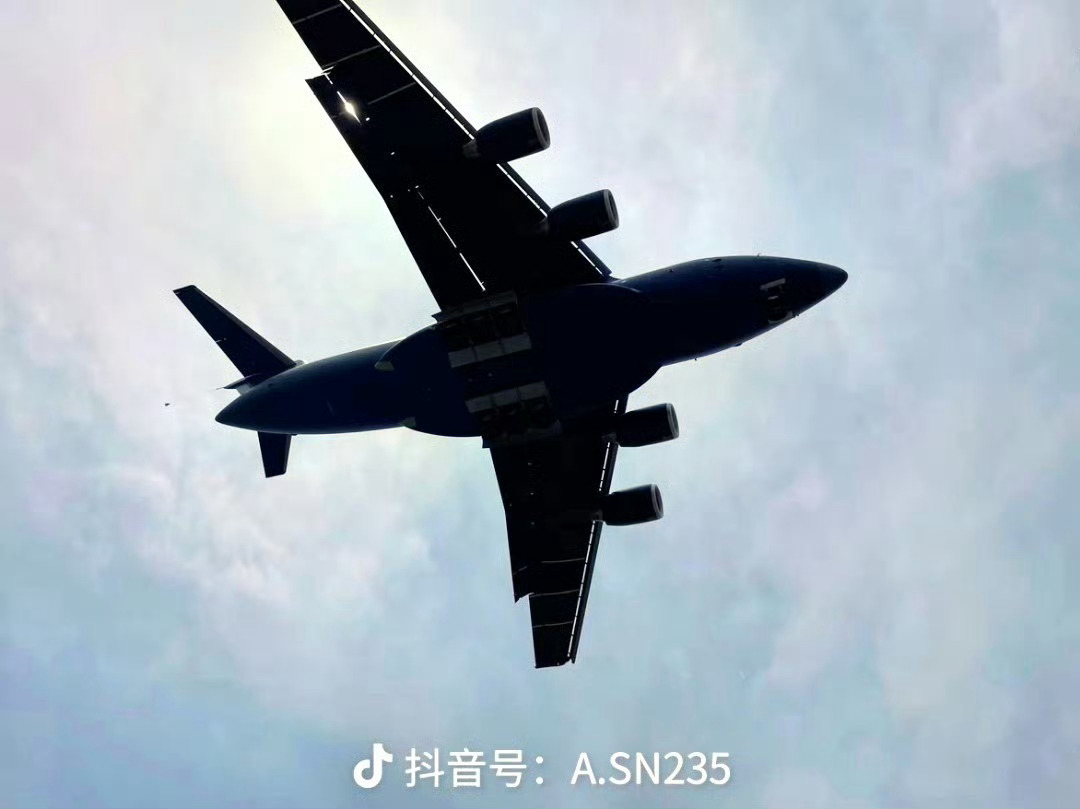 运20B美图 [喵喵] 数量太少了，大酒桶MRTT型要尽快到三位数 [挖鼻]来自