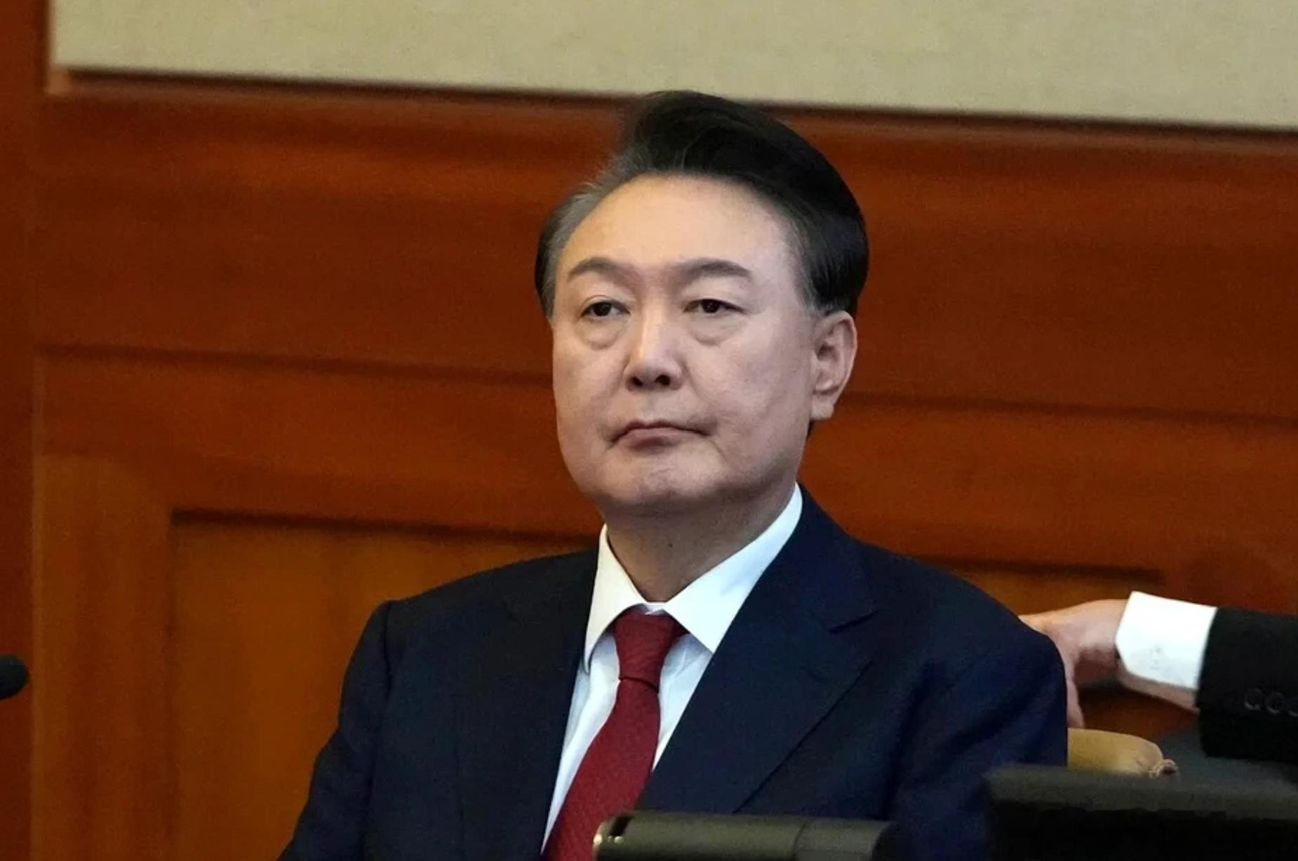 尹锡悦戒严案首个案件终审获刑7年 律师执业资格依法被注销海外新鲜事 韩国前总统尹