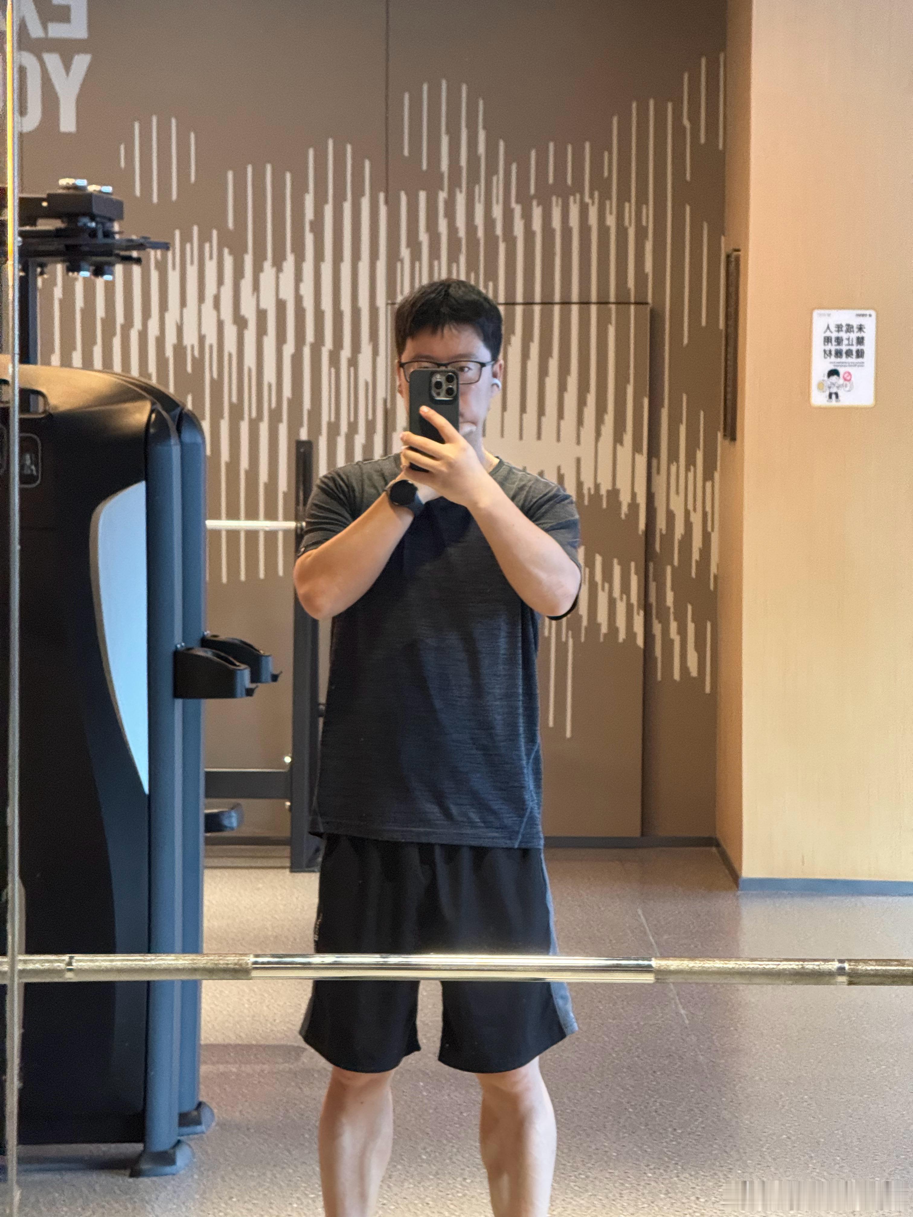 微胖中登才是真正的美食品鉴家又在骗我不减肥~今日份打卡健身房
