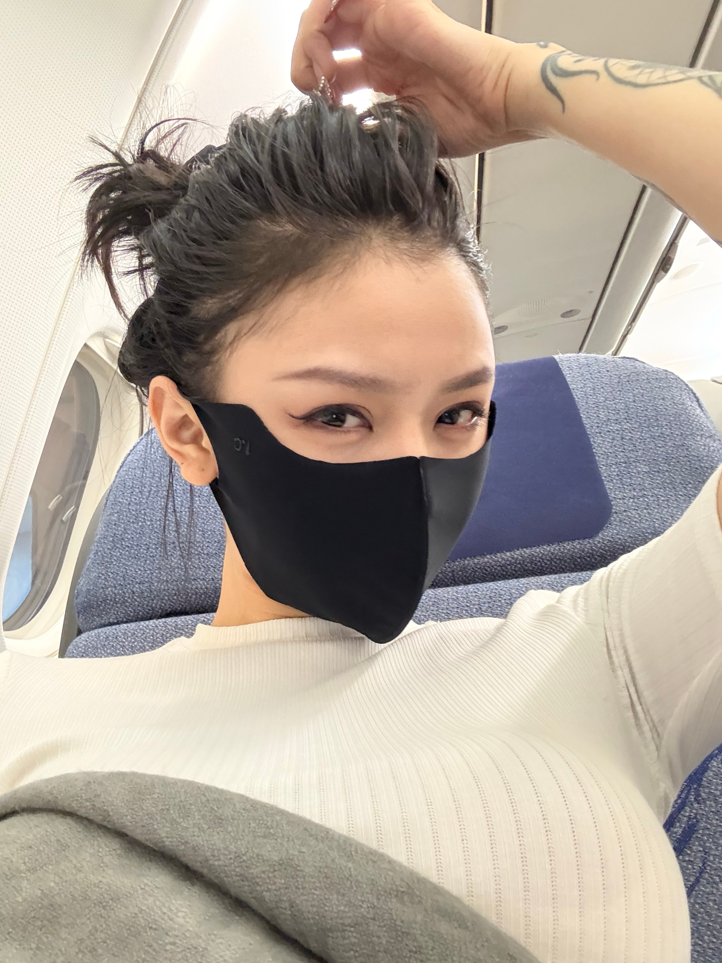 回家回家 我太想我女儿了 落地跑回去先亲一口 ​​​
