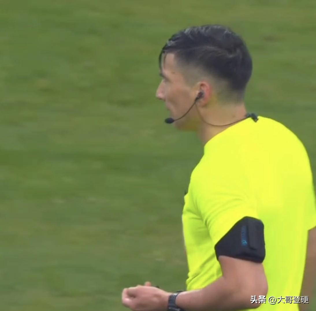 边裁也没举旗啊！麦麦提江这个越位判罚，让人有些看不懂[泪奔]

北京时间3月14