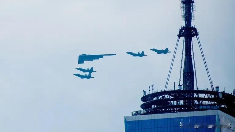 《美国突然出手，B-2轰炸机震撼登场》
 
“战争的阴影，总是在不经意间笼罩。”