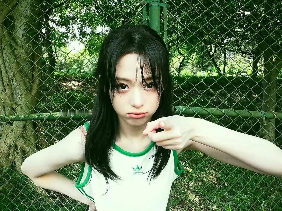 “你 只能看着我哦！” ​​​
