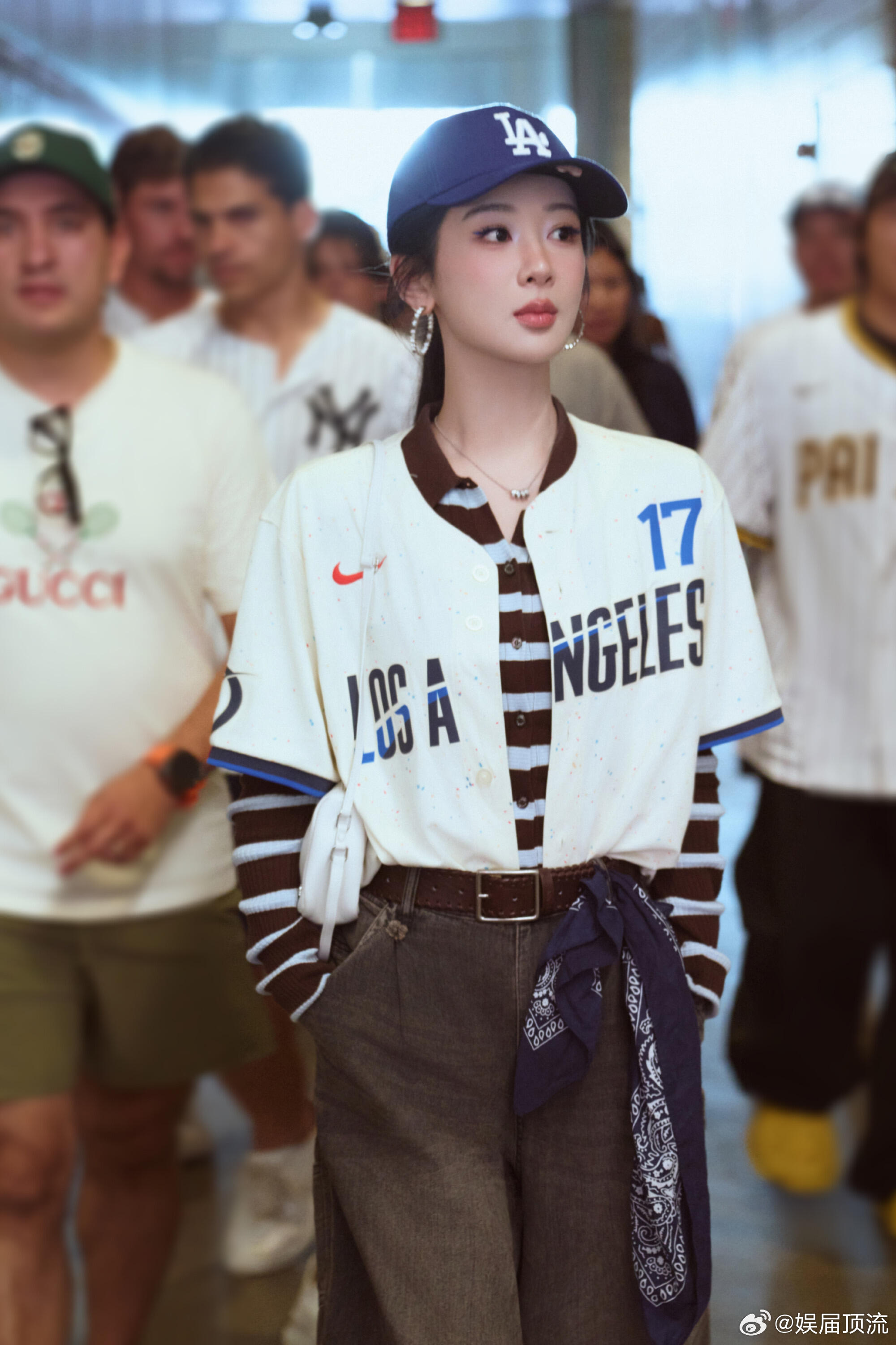 杨紫工作室去进修了吗🥎审美突然好成这样MLB中国棒球文化推广大使杨紫再次来到现
