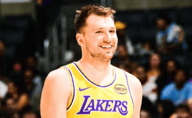 NBA著名篮球黑子Skip又发奇怪言论！在社交平台直接留言，尽管东契奇发挥十分出