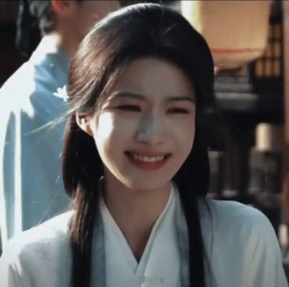 何不同舟渡里卢昱晓演技好差啊，不知道是在哭还在笑。。。 