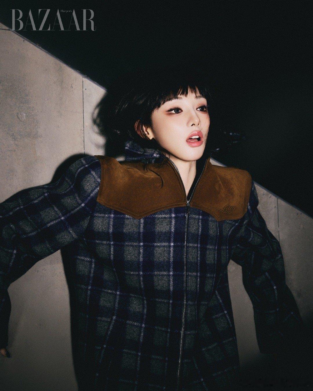 彭小苒越南芭莎新年封 越南芭莎新年封给了彭小苒，这个选角很到位。她的表现力撑得起