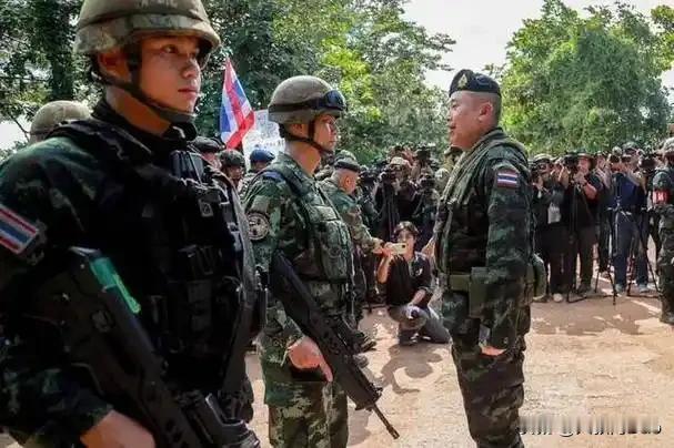柬军刚列装的中国导弹被泰军缴获，新装备未战先丢成笑柄
 
12月14日，泰国军方