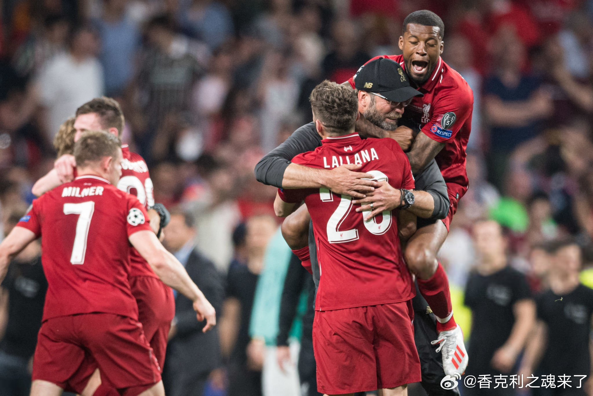 维纳尔杜姆谈及克洛普时期："球员们能够发挥出色的原因之一在于队内的氛围；那种感觉