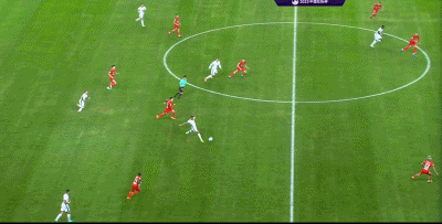 1-0！法比奥！第17分钟，达万中路突破后直传法比奥，后者射门被扑，随后在门前混