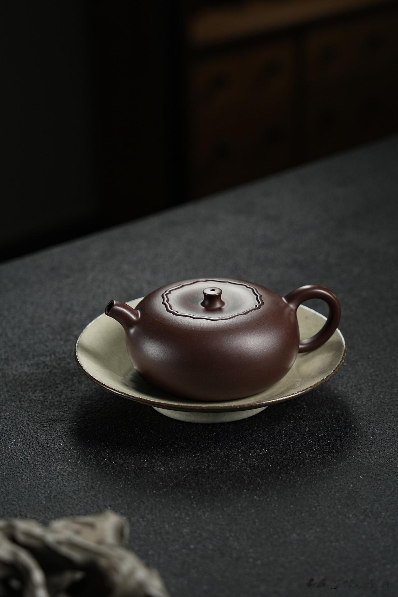 从明朝至今，紫砂壶历经600余年，其器型和文化的演变可谓精彩纷呈!
明正德到嘉靖