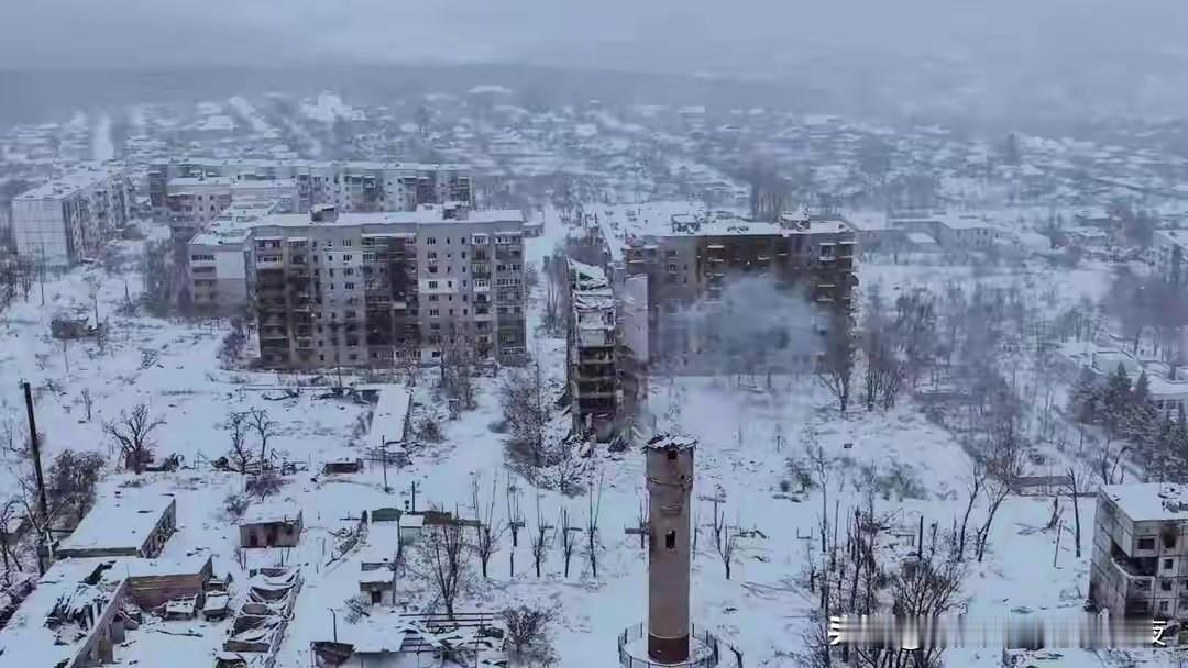 浴血库皮扬斯克：乌军新年大举进攻，俄战机火箭炮全力开火