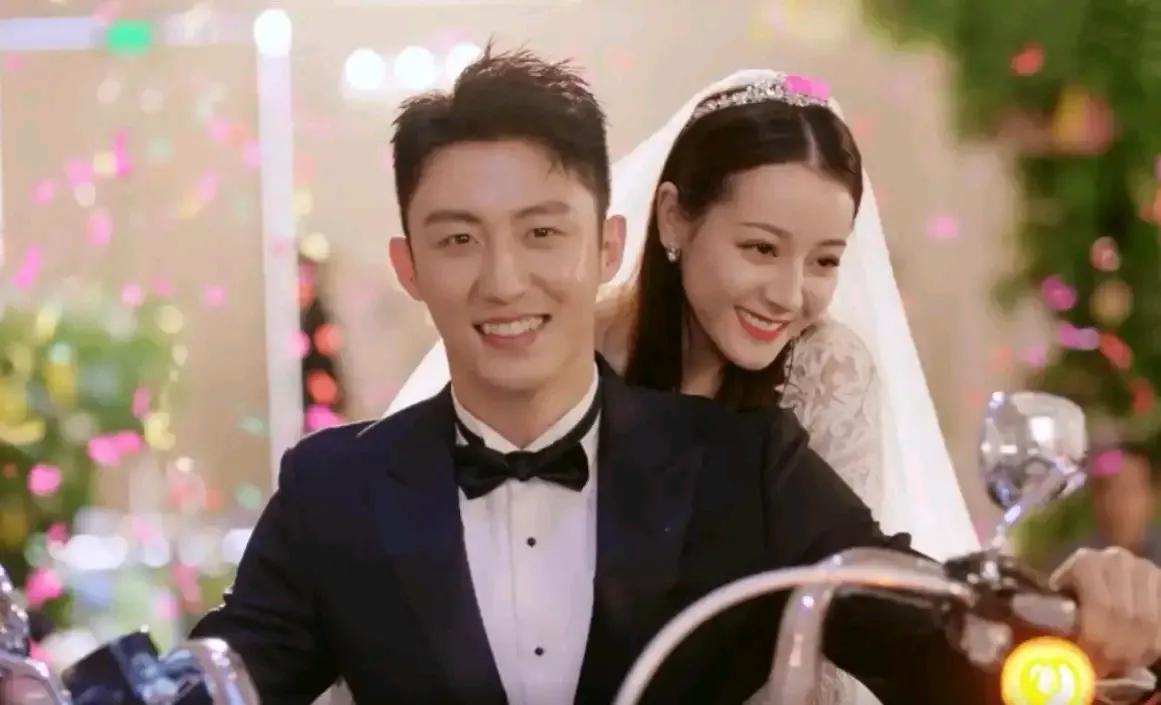 网红鼻祖郭美美icon碰瓷迪丽热巴icon，爆料两个大明星未婚生子，称“女的是新