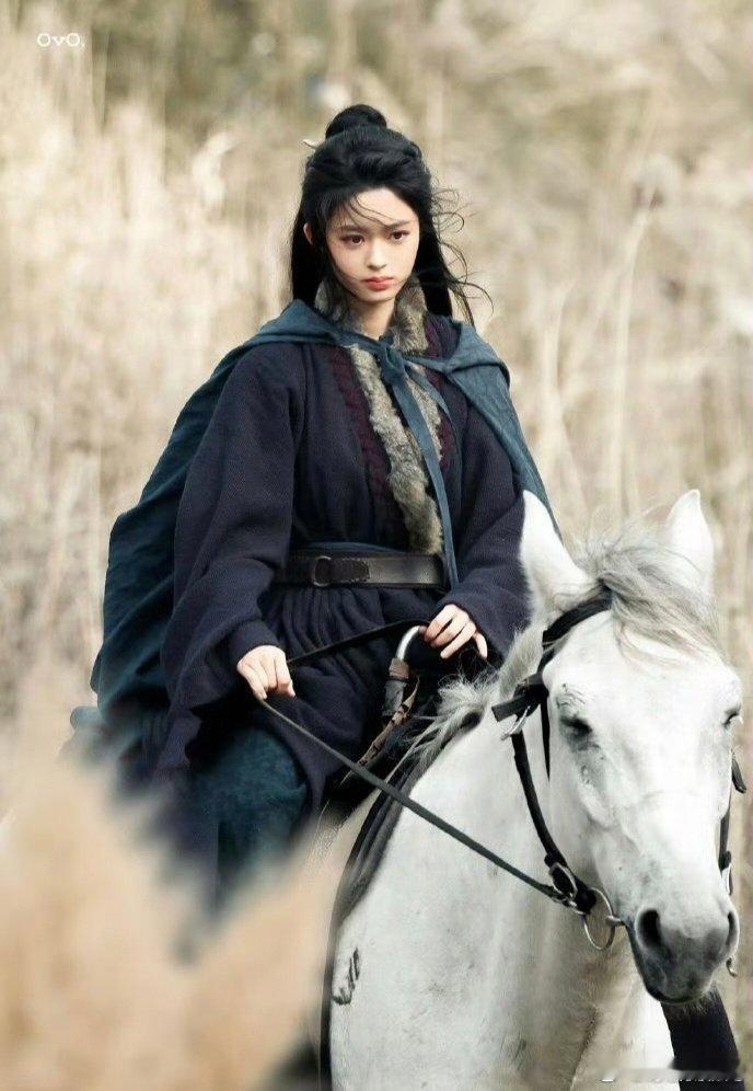 冰湖重生没换女主咱就是说，《冰湖重生》这补拍来得猝不及防，黄杨钿甜继续当女主，你