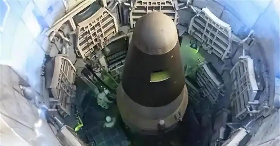 乌克兰弃核：一场无法律保障的安全博弈。1994年乌克兰主动放弃规模仅次于美俄的核