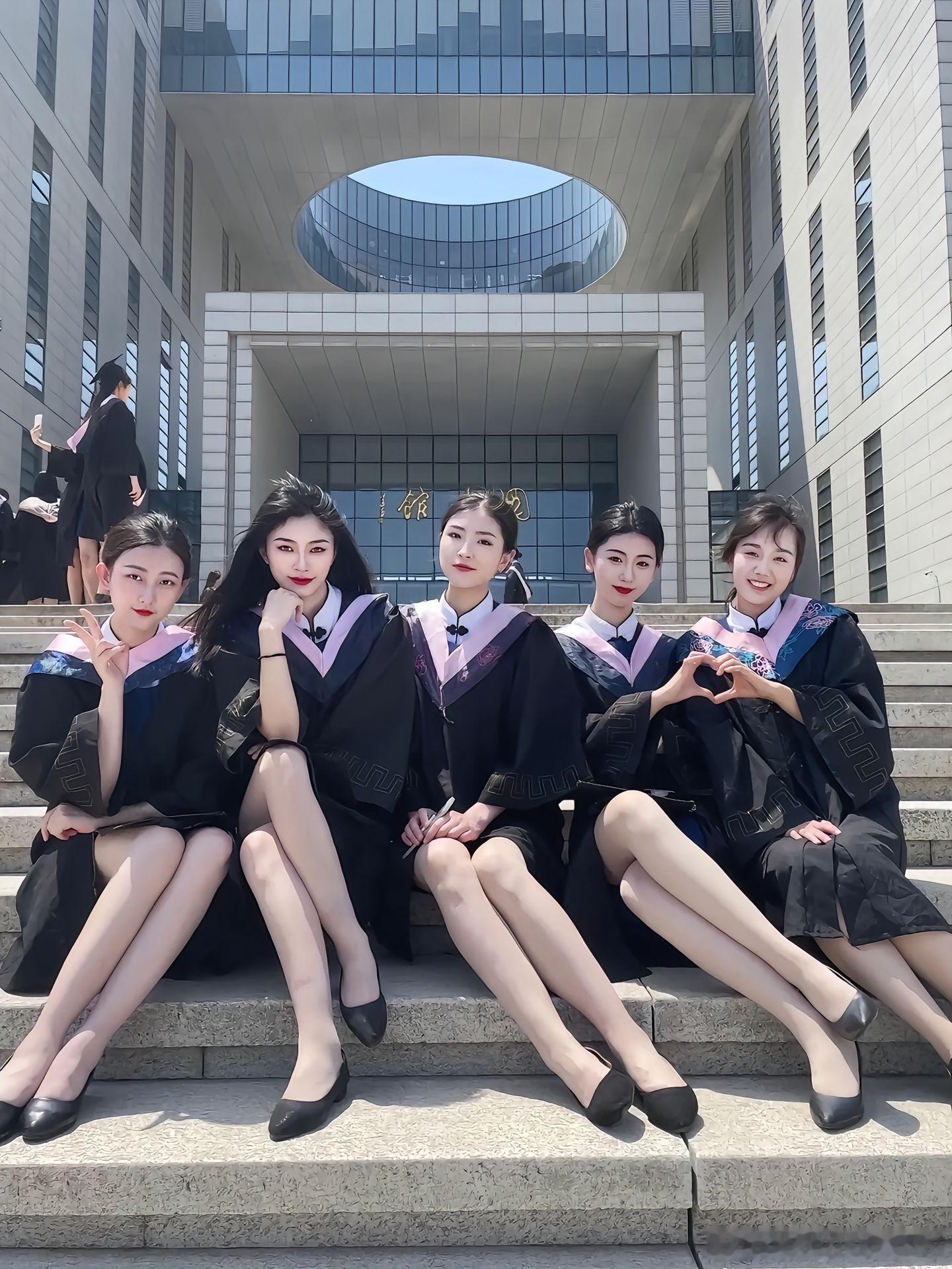 最美毕业季，怎么做到一个宿舍都是美女的？ ​​​
