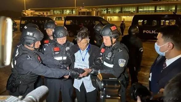 【以前有多猖狂现在就有多狼狈：叫你插翅难逃】1月30日，缅甸警方依法向我公安机关