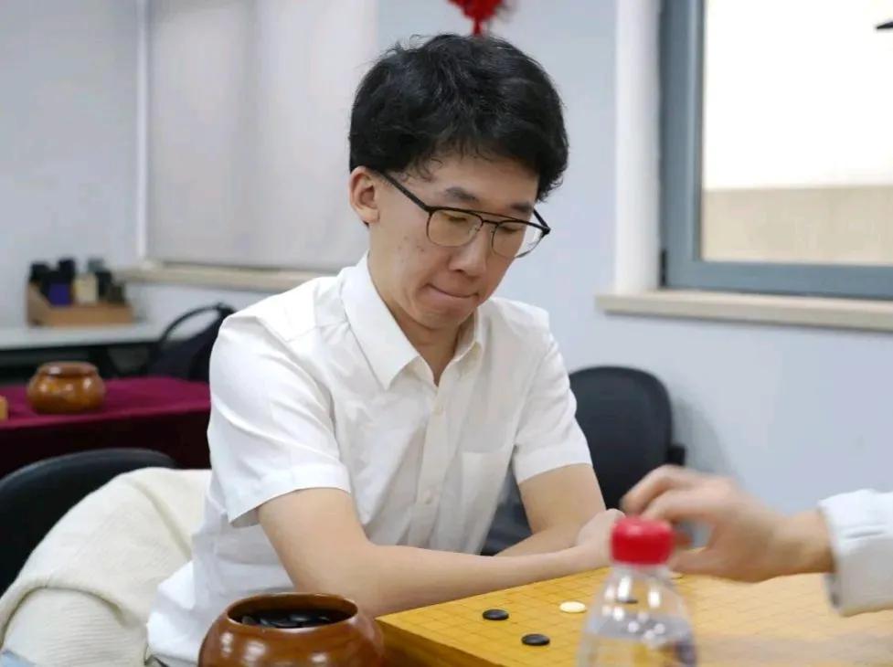 大战天元~90后00后平分秋色





第38届同里杯中国围棋天元赛八强大战继